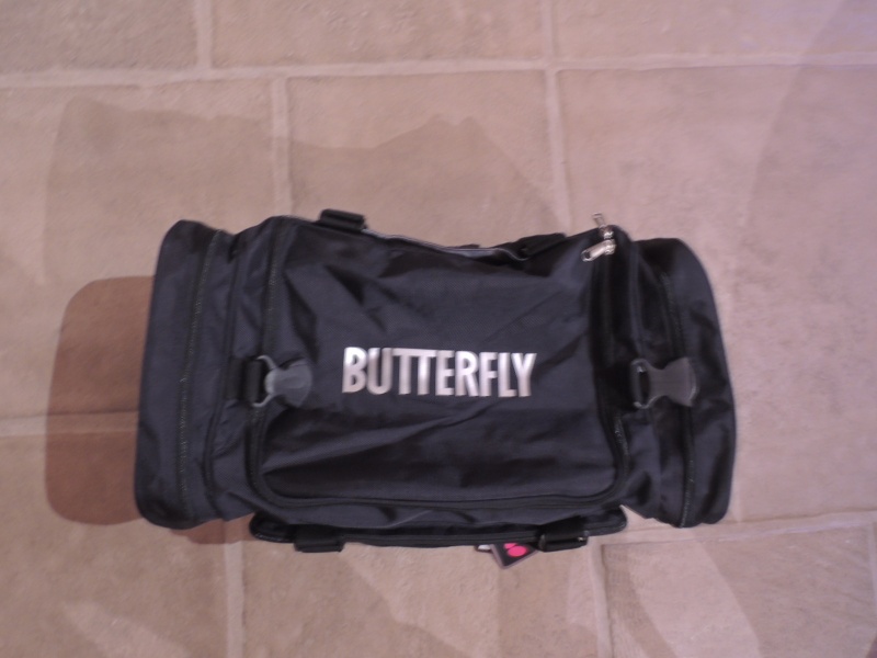 1 sac butterfly neuf, 1 serviette butterfly neuve Dscn9713