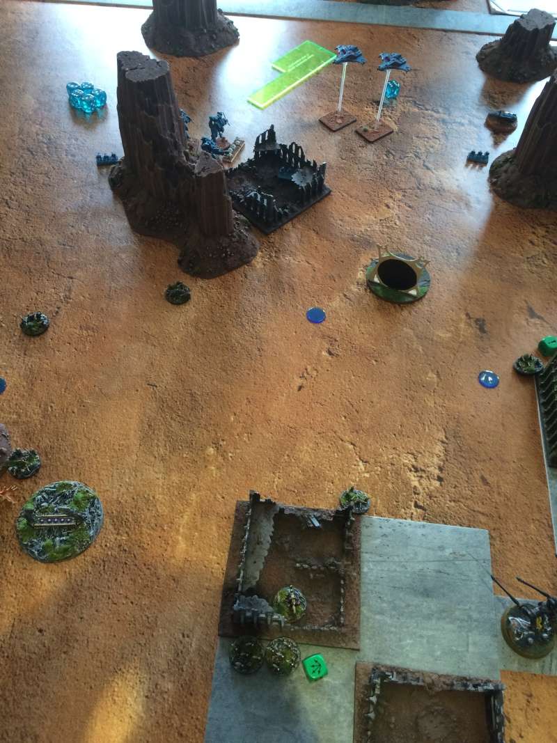 TAU VS ELDARS 3000 pts Riptides en action Img_2814