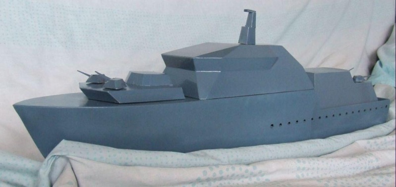 Patrouilleur haute mer "Pas-Trouillard" en carton Pas-tr12