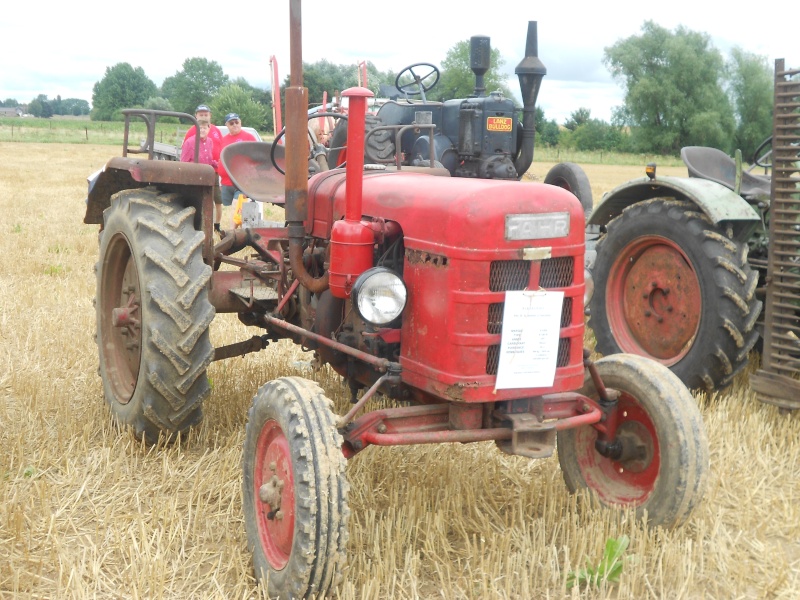 FAHR les tracteurs - Page 2 Dscn1410