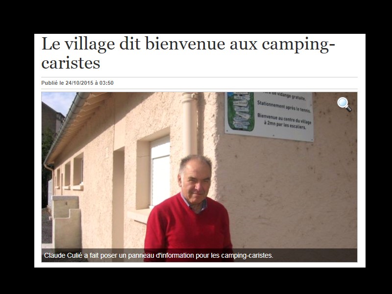 Le village dit bienvenue aux camping-caristes Sans_382