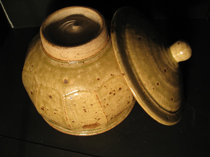 ID Request: Studio bowl / large Yunomi with cover - Phil Rogers Img_2211