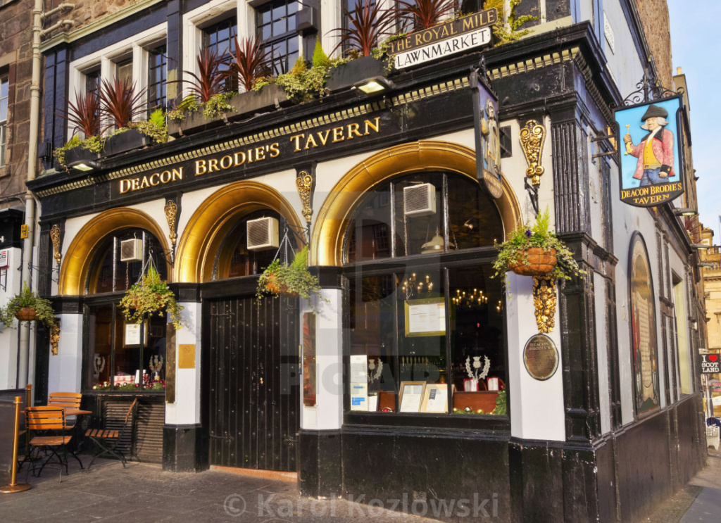 Deacon Brodies Tavern Restau11
