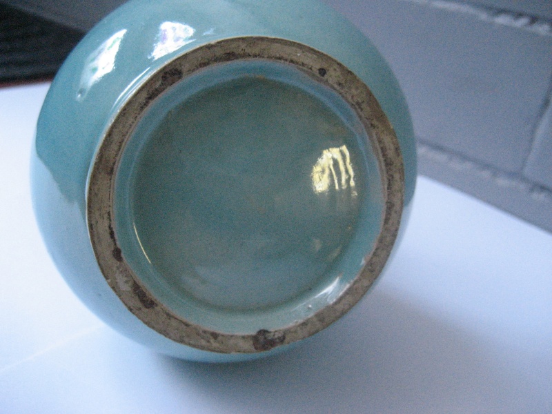 Turquoise glaze fluted ribbed neck vase. No mark. Japanese? Img_1025