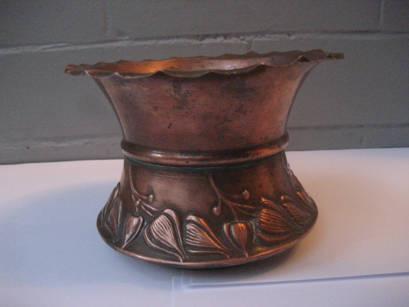 Possible Arts & Crafts Fluted Bronze/Copper Pot Img_1127