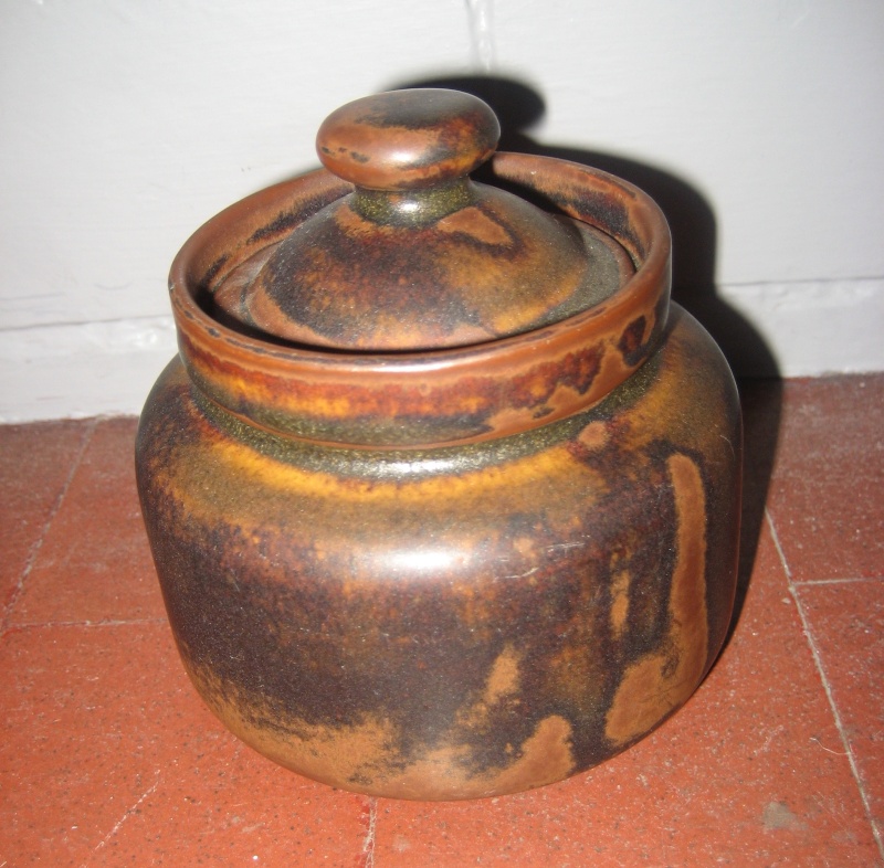 Lidded Pot Marked 'Republic Of Ireland' & 'KK'  - Kilkenny Design Img_1232