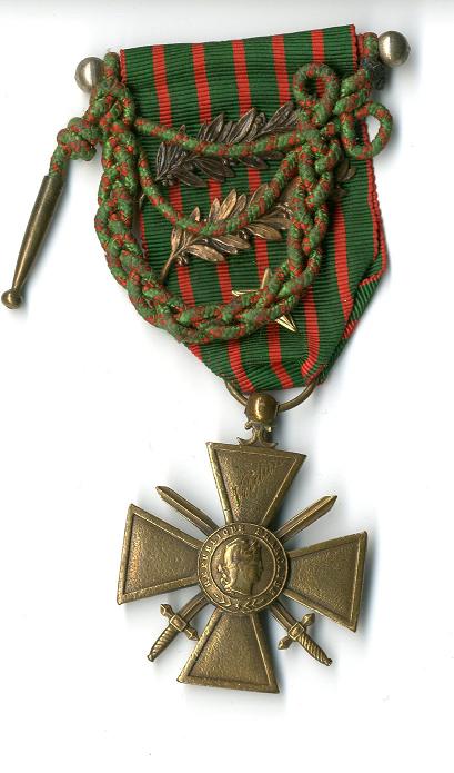 Croix de Guerre....variante....peu commune! 00110