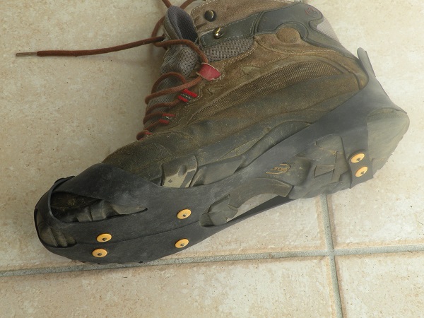 Des chaussures pour marcher sur les trottoirs enneigés Dscn7818