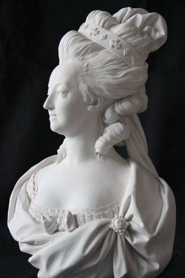 Les bustes de Marie-Antoinette par Boizot - Page 2 Zzzmak13