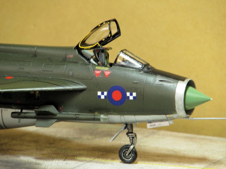 Airfix 1/72 Lightning F2A Img_0419