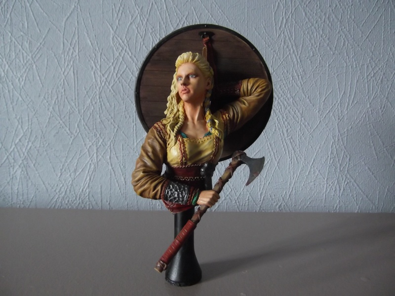 shieldmaiden the viking Figuri13