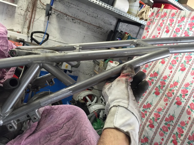 Projet ST2 / Café Racer - Page 2 Img_6924