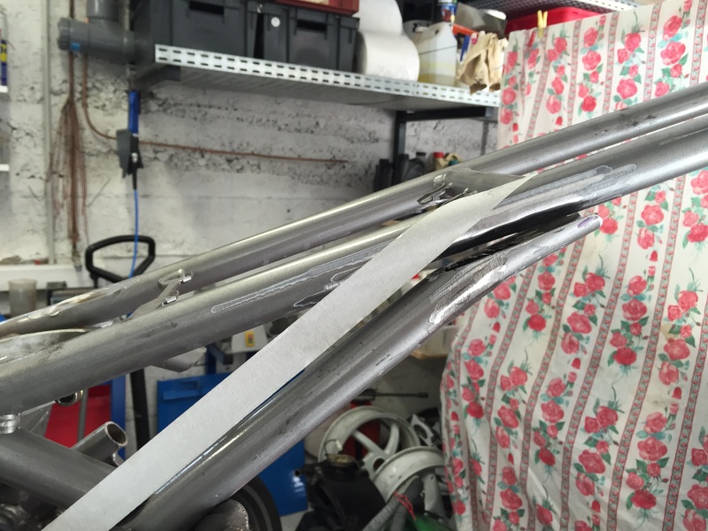 Projet ST2 / Café Racer - Page 2 Img_6926