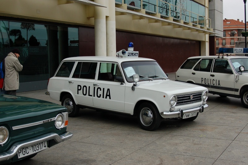 Polici, Guardia Civil, Policia Local , Policia Armada Ejercito Ambulancias Seat_117