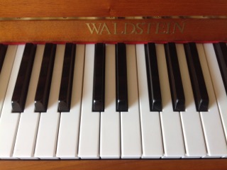 Vends Piano droit Piano210