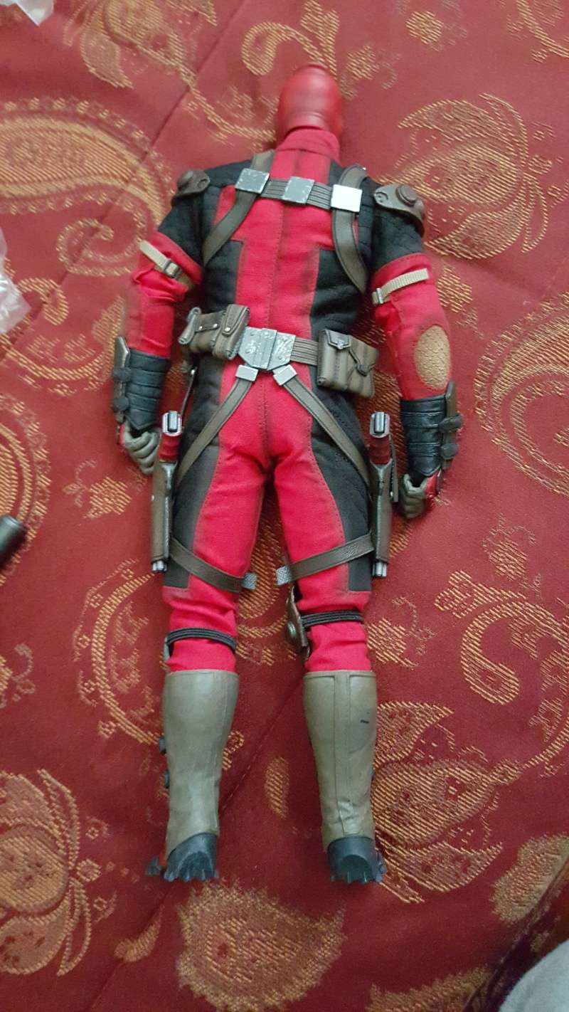 Unboxing Sideshow's "Deadpool" 1/6th Scale! *Pic Heavy* 20151114