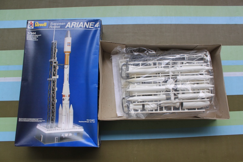 Ariane 4 + Launch Tower [Revell 1/144] - Ouverture de boite Img_4935
