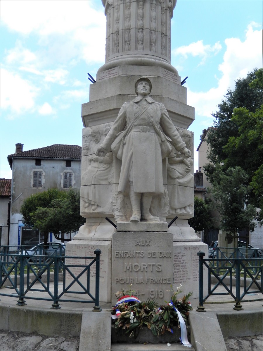 [ Histoires et histoire ] Monuments aux morts originaux Français Tome 2 - Page 33 Dscn0119
