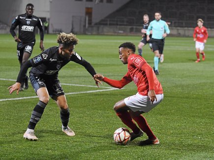 21e journée de Ligue 2 BKT : NO / VAFC  - Page 3 04f17510