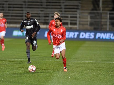 22e journée de Ligue 2 BKT : Pau FC / Nîmes Olympique  - Page 2 2414a210