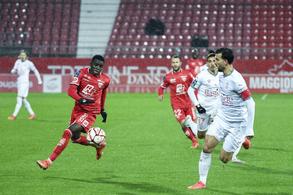 20e journée de Ligue 2 BKT : Dijon FCO - Nîmes Olympique  - Page 2 979bed10