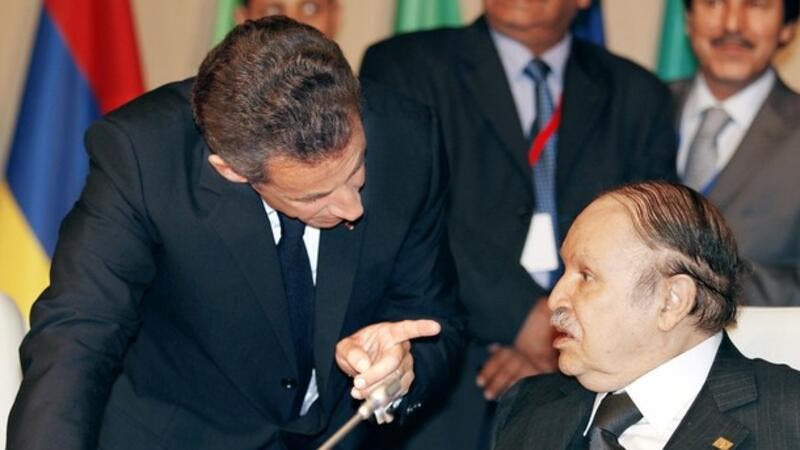 مذكرات ساركوزي: الملك محمد السادس ذكي لطيف وبوتفليقة "معقد" Aio10