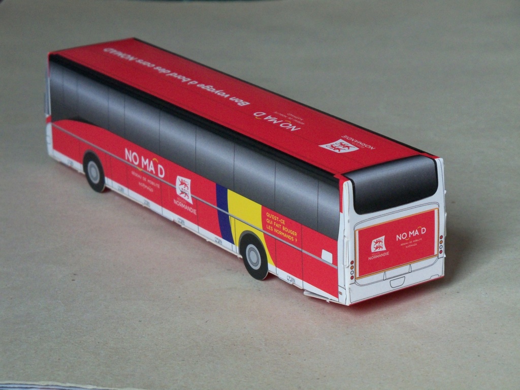Les bus en papier 100_1811