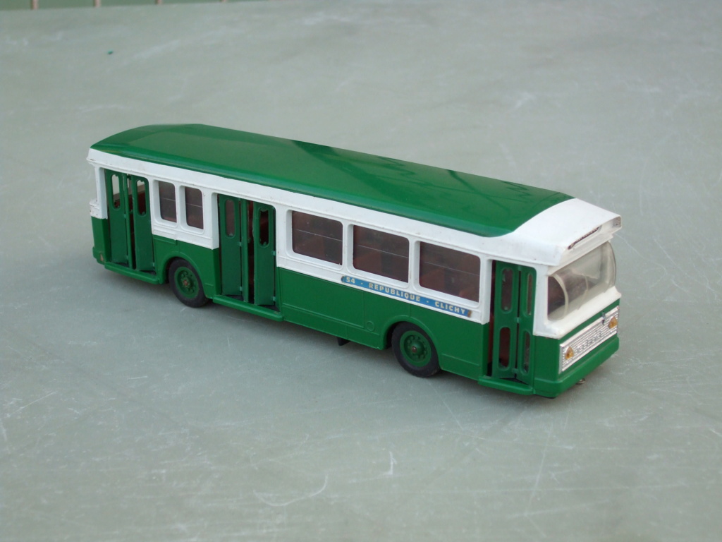 Les cars et bus miniatures - Page 20 Dscf2810