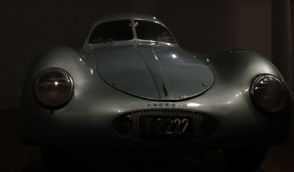 Porsche mais antigo da história, de 1939, pode levantar US$ 20 milhões em leilão Ap191410