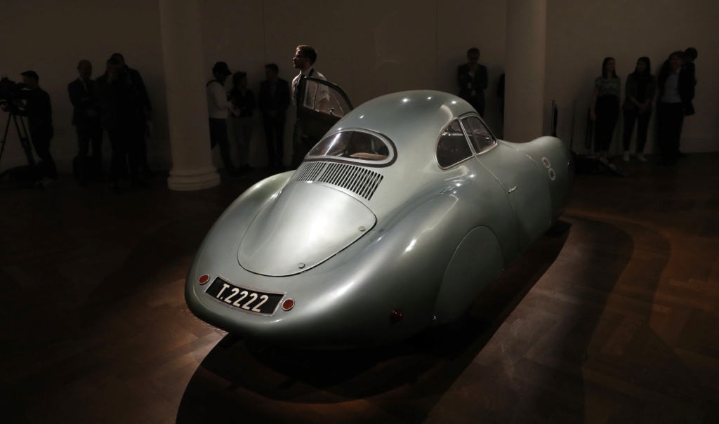 Porsche mais antigo da história, de 1939, pode levantar US$ 20 milhões em leilão Ap191412