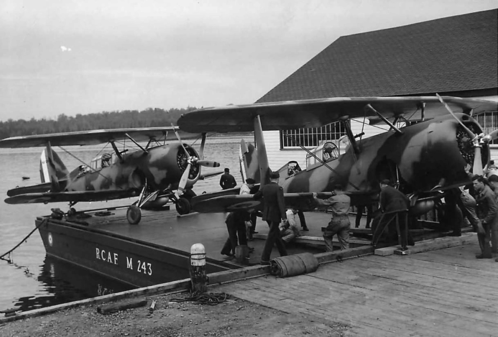 GRUMMAN SBC 4 HELLDIVER Réf 80285 Rcaf_m10