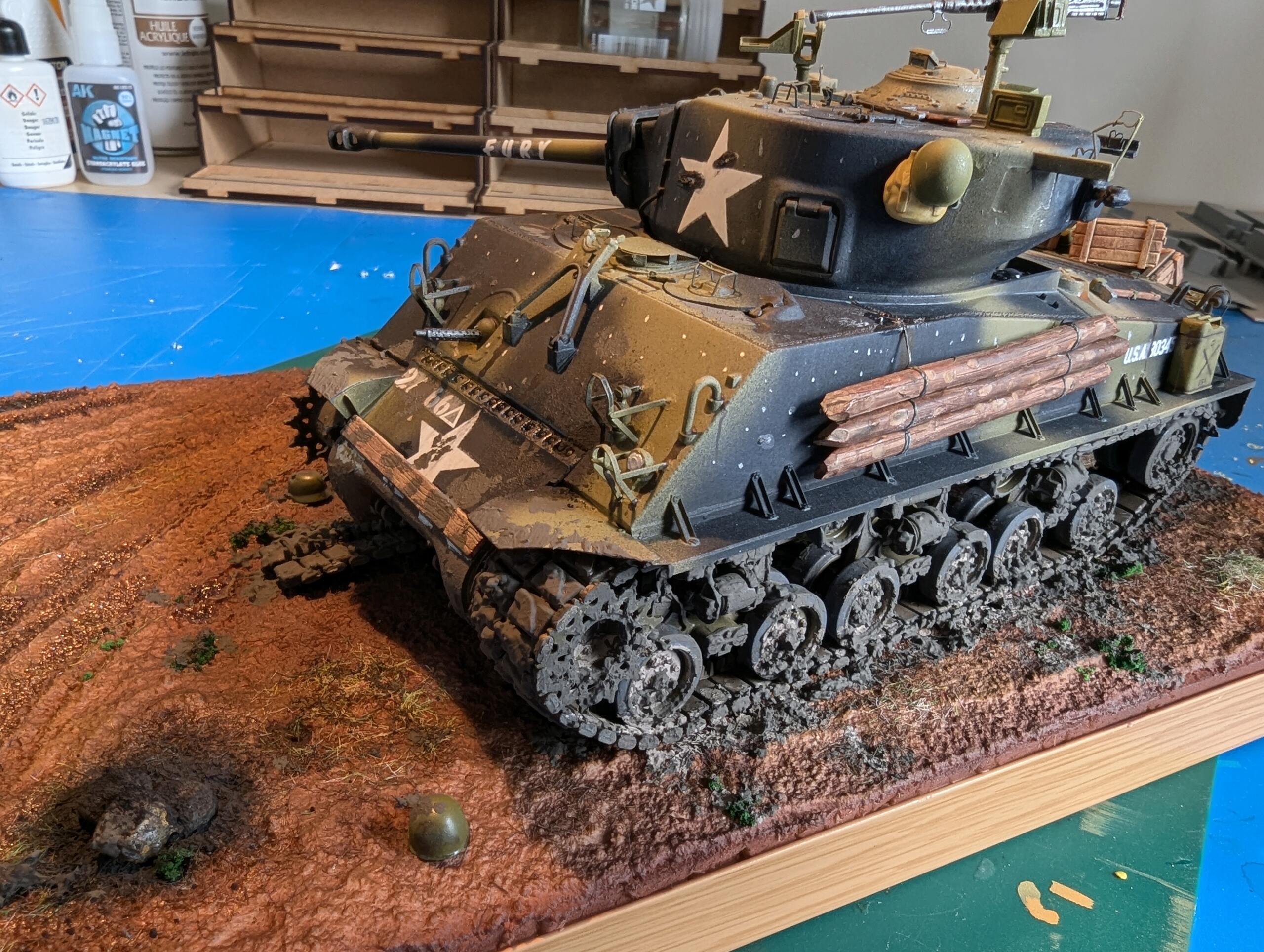 Char US Sherman M4A3E8 Fury [Italeri + PE Eduard 1/35°] de MKPanpan Pxl_2044