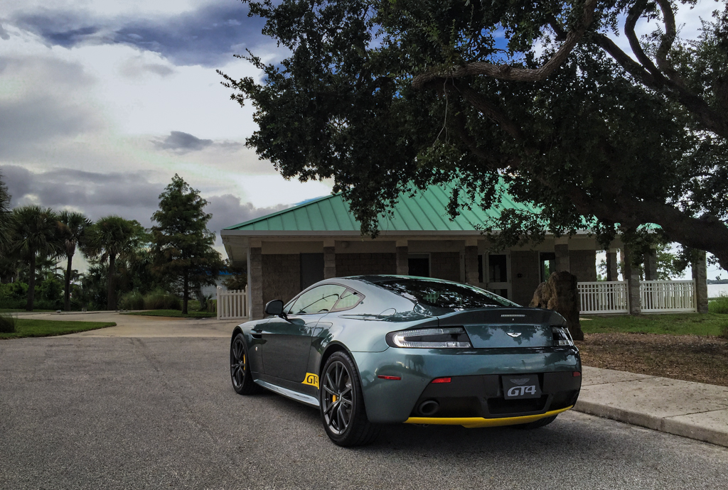 Vue sur le net  ASTON MARTIN VANTAGE - Page 2 Kfmgt410