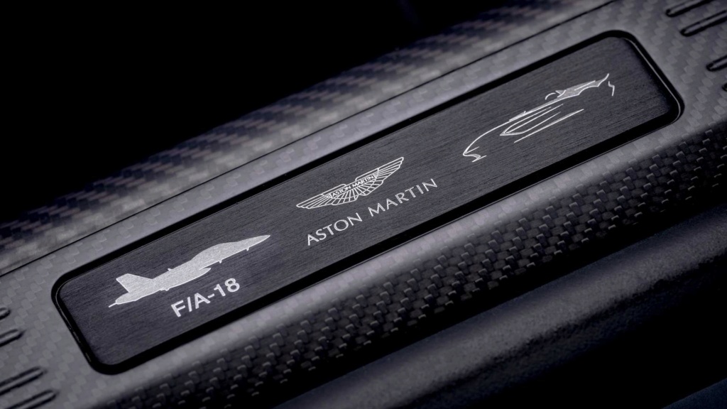 Aston Martin dévoile la V12 Speedster S0-ast15