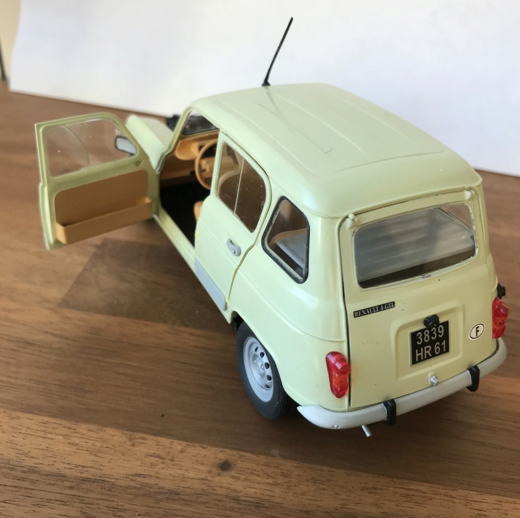 Renault 4L [Heller 1/24°] de Bobber33 B87aed10