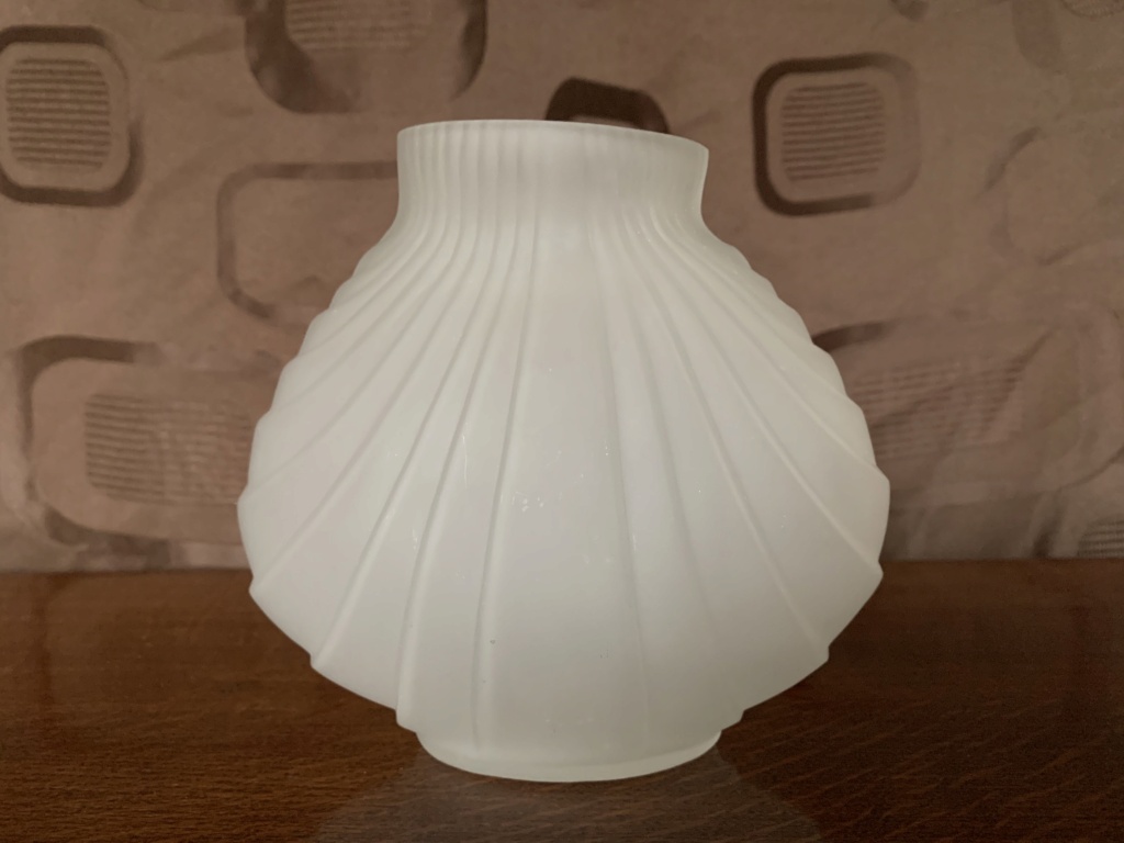 Art Deco? Frosted glass vase Bd5cbd10