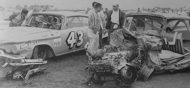 HISTOIRE DE NASCAR - Page 6 1961cr12