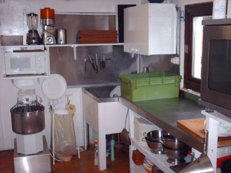 the kitchen Hpim4413
