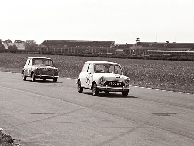 [Vintage culture] Le Racing des 60's - Page 4 T_red_10