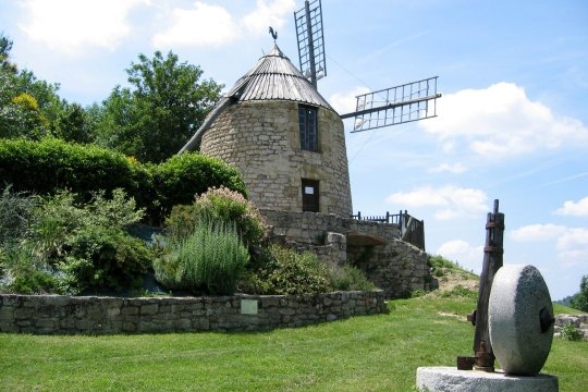 Week-end > Monument > Moulins de France Lautre10