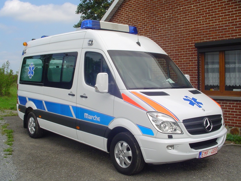 nouveau mercedes sprinter ambulance marche en famenne Dsc03210