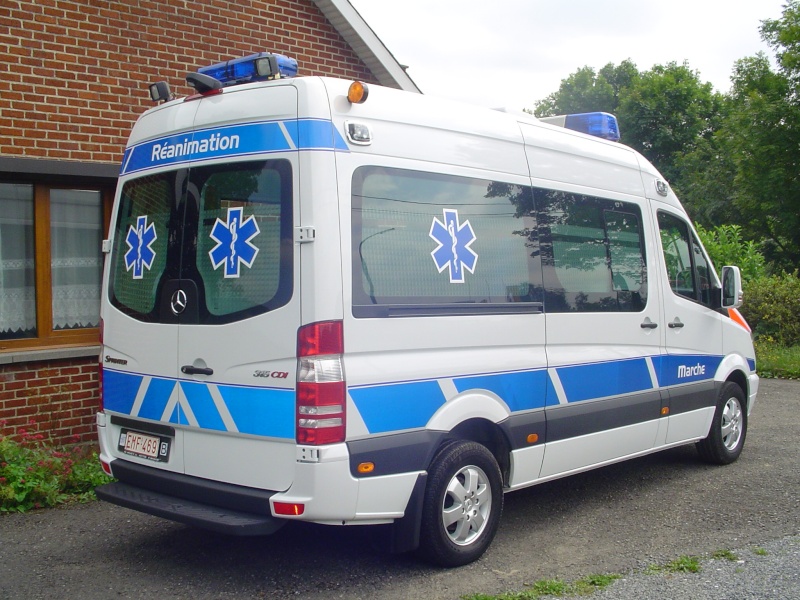 nouveau mercedes sprinter ambulance marche en famenne Dsc03212