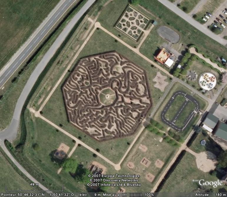 Les labyrinthes découverts dans Google Earth - Page 7 Laby_a10