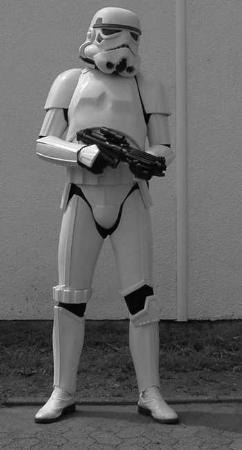 LES COSTUMES FAN MADE DE STORMTROOPER - Page 4 Movief11