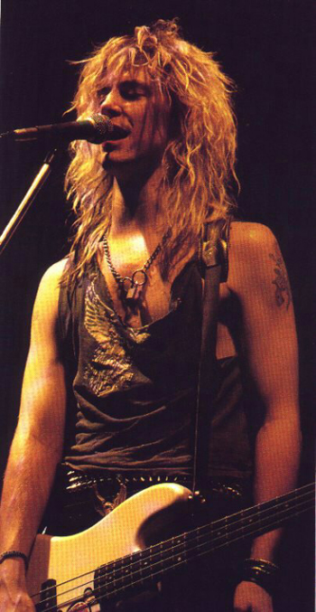 Guns N' Roses =] Duff1010