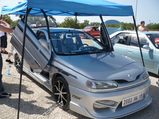 club elegantes cars de aurillac P1030321