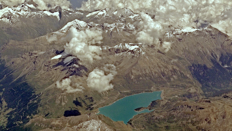 La chaine des Alpes en avion (nouvelles photos) Dume_110