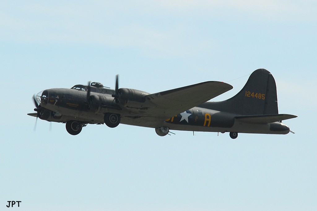 LA convention du P-51 B17_co10