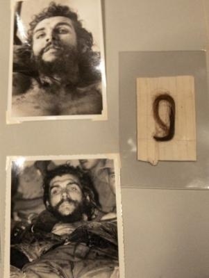 120.000 dollars pour une mche de cheveux de Che Guevara Meche_10