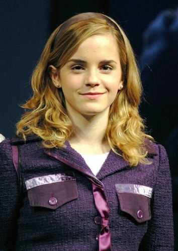 Emma Watson 27999110